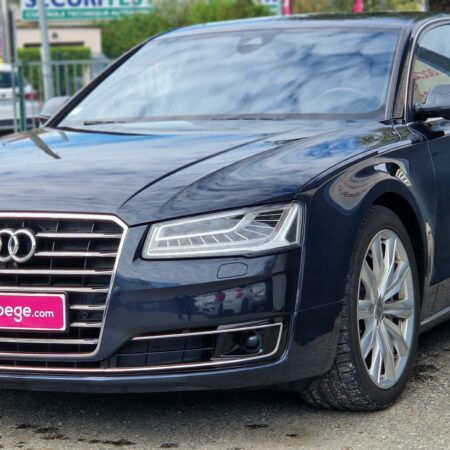 Audi A8 V8 4.2 L TDI Quattro 385CV AVUS