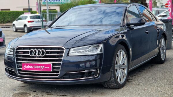 Audi A8 V8 4.2 L TDI Quattro 385CV AVUS