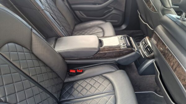 Audi A8 V8 4.2 L TDI Quattro 385CV AVUS – Image 8