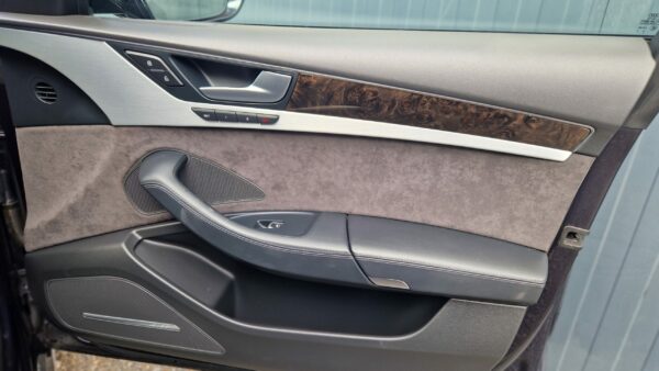 Audi A8 V8 4.2 L TDI Quattro 385CV AVUS – Image 28
