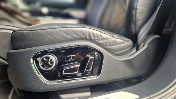 Audi A8 V8 4.2 L TDI Quattro 385CV AVUS – Image 17