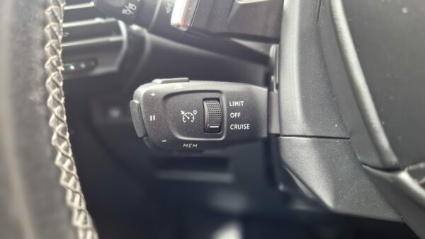 DS 7 Crossback 2.0 BlueHDi 180CV GRAND CHIC RIVOLI EAT8 – Image 17