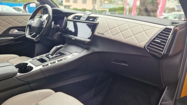 DS 7 Crossback 2.0 BlueHDi 180CV GRAND CHIC RIVOLI EAT8 – Image 23