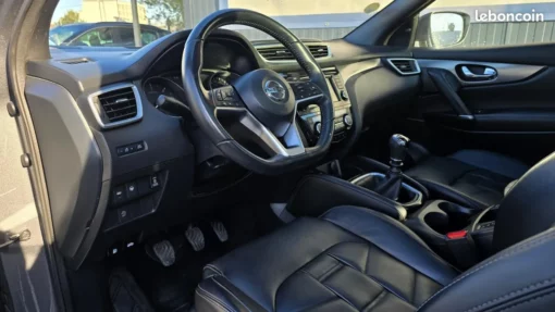 Nissan Qashqai 1.7 BLUE DCI 150CV TEKNA 4X4 – Image 9