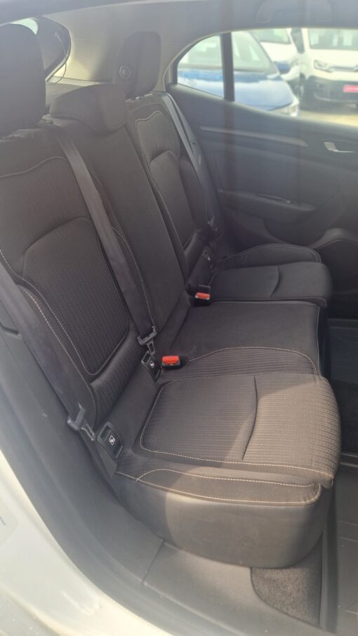 RENAULT Megane IV 1.5DCI 115 CV AIR NAV – Image 12