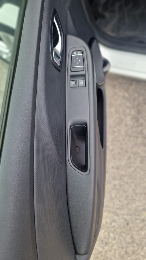 RENAULT CLIO IV 0.9i TCE 90 CV BUSINESS – Image 5