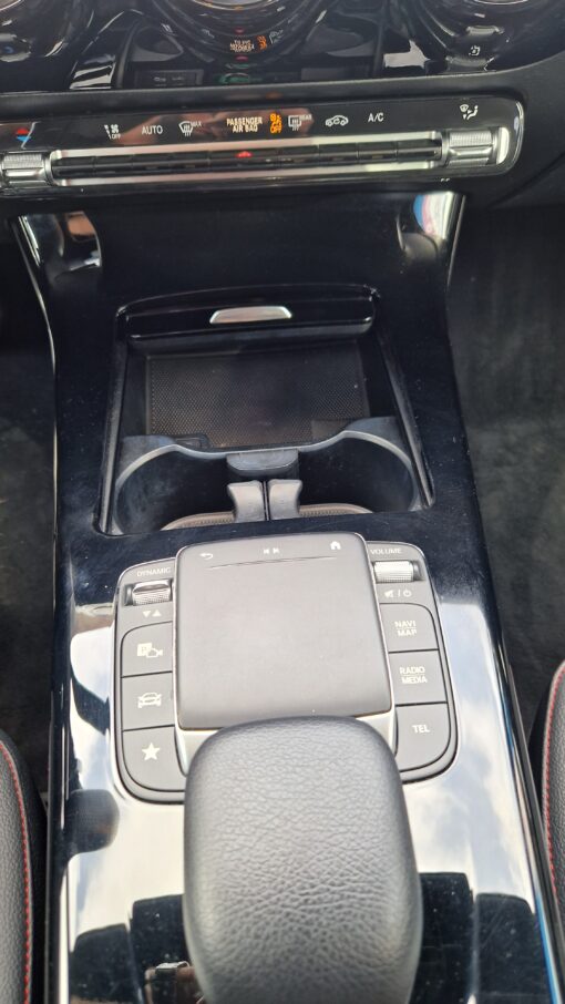 Mercedes A250 4MATIC AMG LINE – Image 9