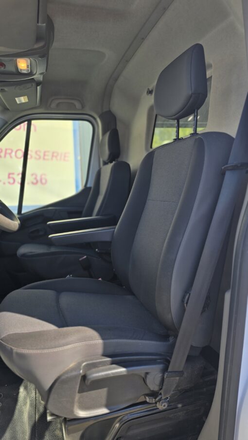 RENAULT MASTER III 2.3L DCI 145CV GRAND CONFORT L2H2 – Image 21